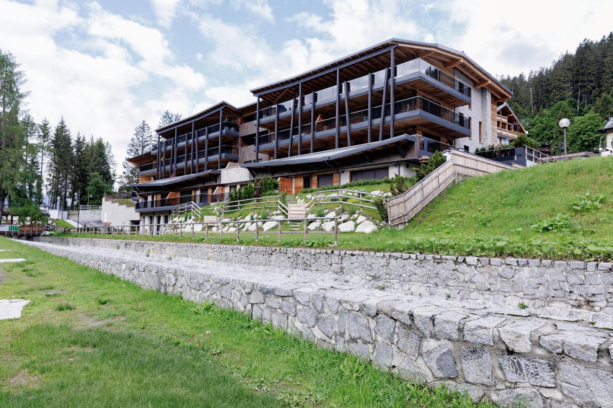 Campiglio Wood Apartment Madonna di Campiglio Exterior photo